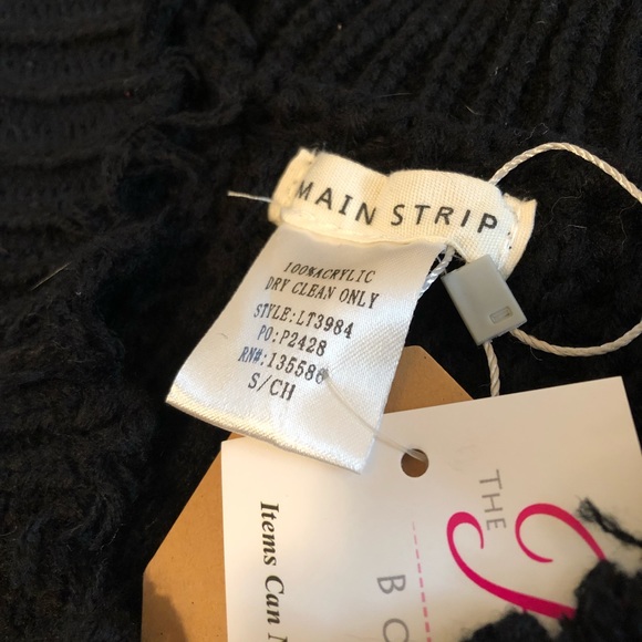 Black frilled women’s sweater - Picture 3 of 5